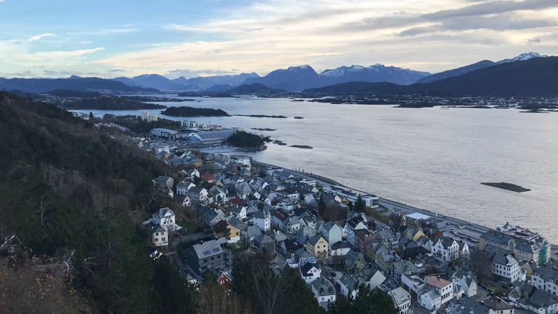 Blick vom Berg Aksla auf &Aring;lasund