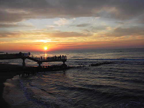Rauschen Blick von Strandpromenade auf Sonnenuntergang