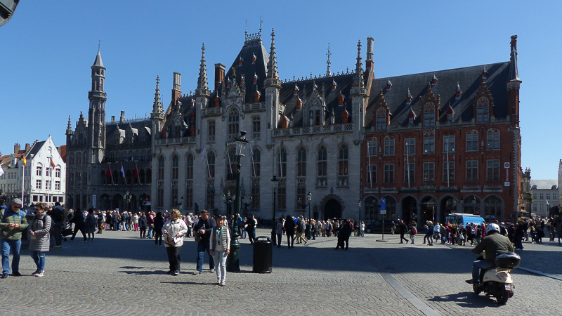 Br&uuml;gge Provinzialpalast am Grote-Markt