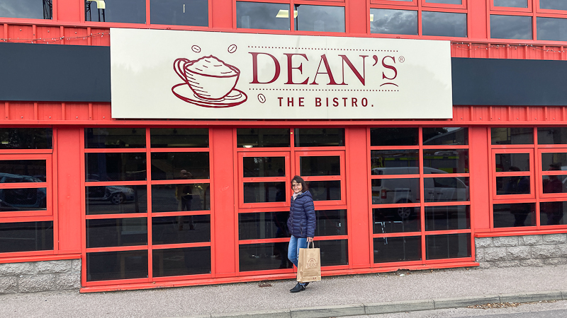 Dean�s Cafe