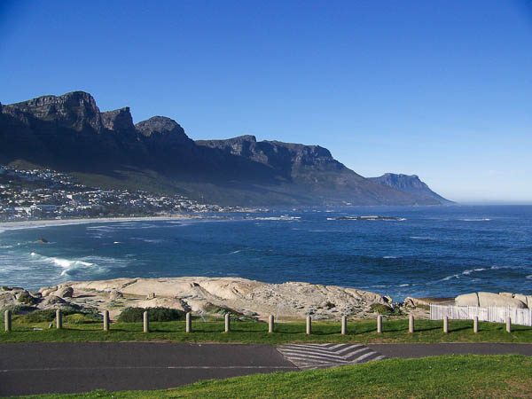 Blick auf das Tafelbergmassiv sowie auf Lion’s Head