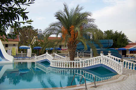 Hotel Riverside Holiday Village